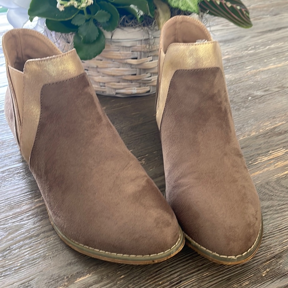 Lightly warn booties